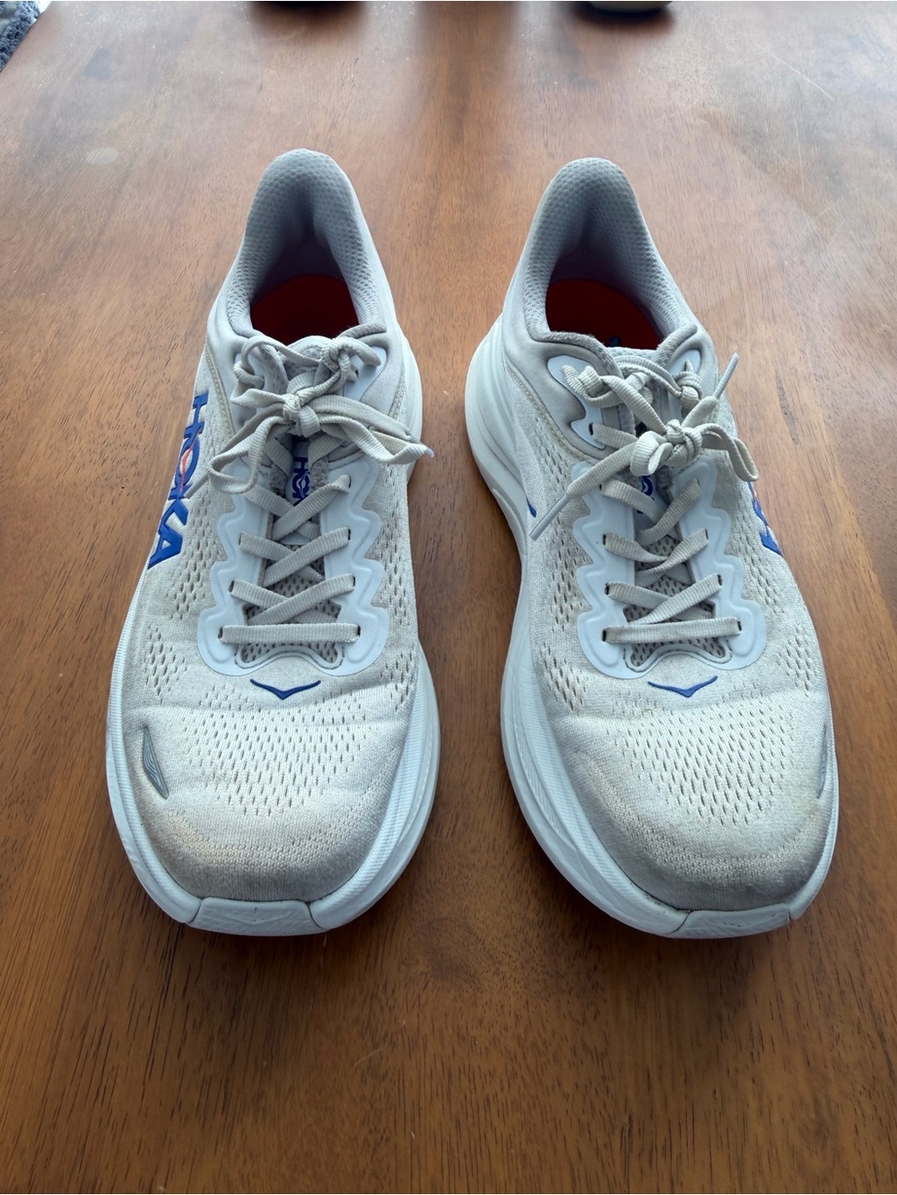 Men's white and gray Hoka running shoes - Bondi 9 | men’s 10D